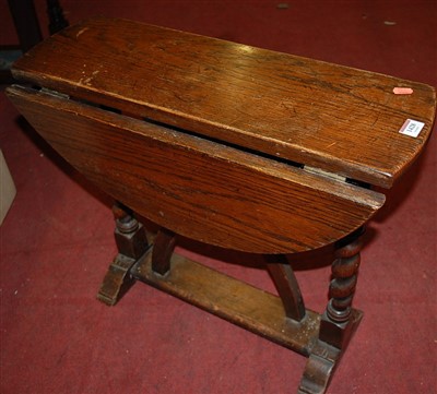 Lot 1428 - A small 17th century style oak dropflap...