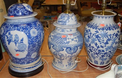 Lot 107 - A large reproduction Chinese style blue and...