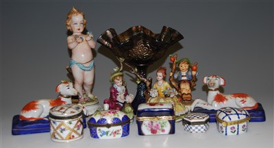 Lot 190 - Mixed lot to include carnival glass footed...