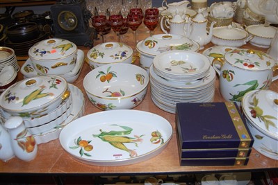 Lot 137 - A large collection of Royal Worcester...