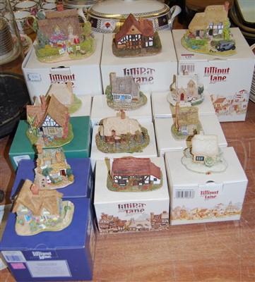Lot 139 - A collection of thirteen boxed Lilliput Lane...