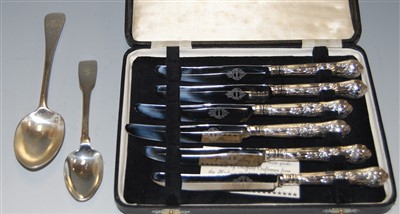 Lot 216 - A cased set of six silver handled butter...