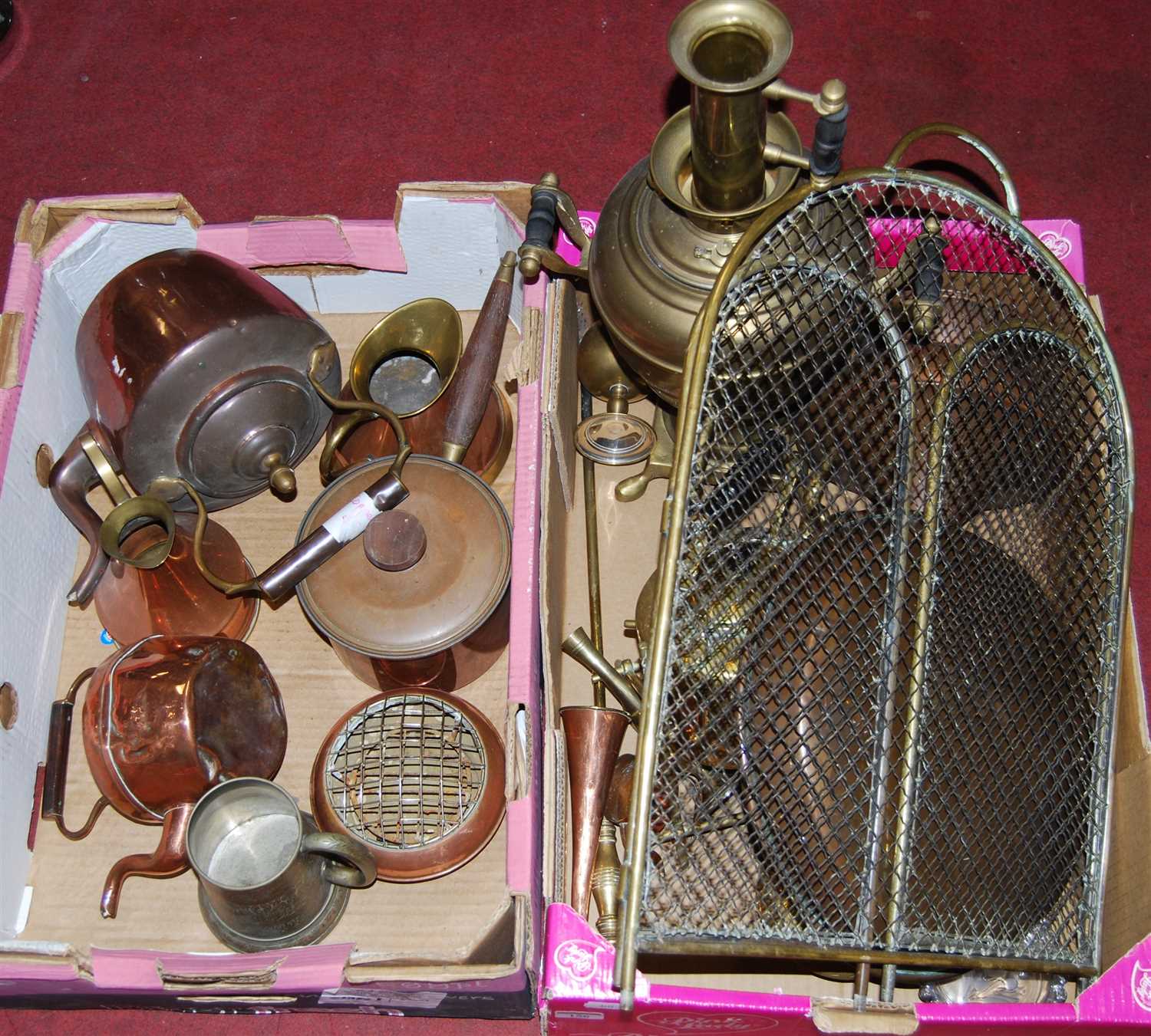 Lot 156 - Two boxes of miscellaneous metalware, to...