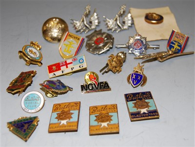 Lot 425 - A small collection of assorted buttons and...