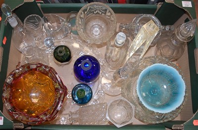 Lot 519 - A box of assorted glassware, to include...