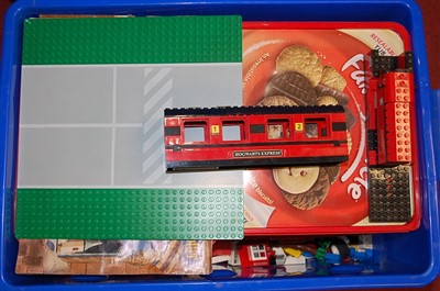 Lot 596 - A large quantity of loose Lego