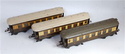 Lot 521 - Three Hornby No. 2 Special Pullman coaches...