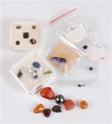 Lot 2610 - A quantity of loose mixed gemstones, to...