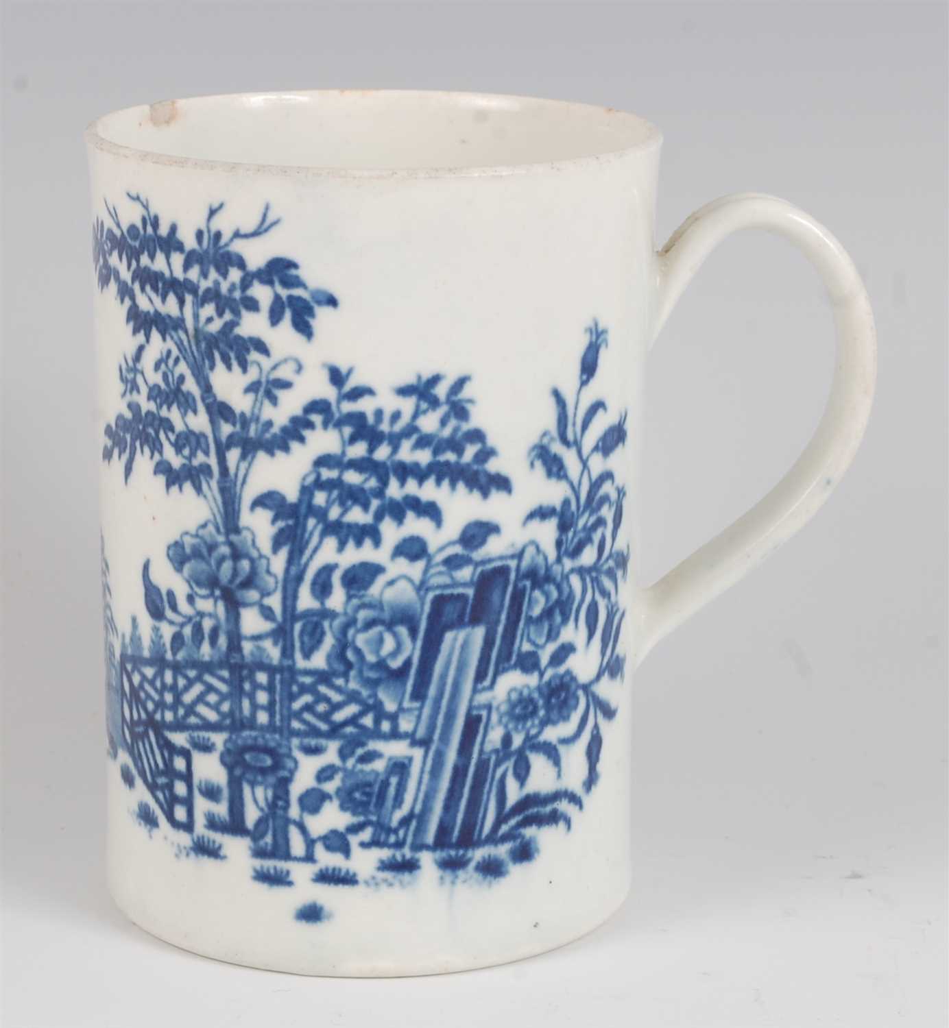 Lot 1063 - A Worcester porcelain blue and white tankard,...