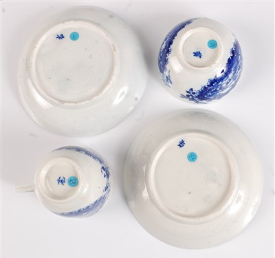 Lot 1069 - A Worcester porcelain blue and white printed...