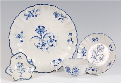 Lot 1078 - A Worcester porcelain lobed dish, blue and...