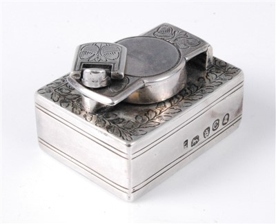 Lot 1361 - A late Georgian silver travelling inkwell,...