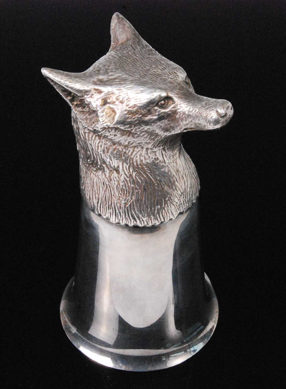 Lot 335 - An Elizabeth II cast silver stirrup cup