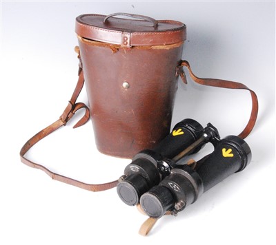 Lot 323 - A pair of Barr & Stroud military issues binoculars