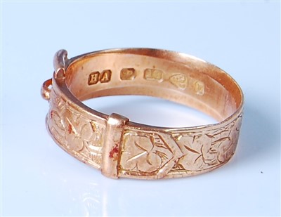 Lot 2567 - A Victorian 18ct gold belt ring, having leaf...