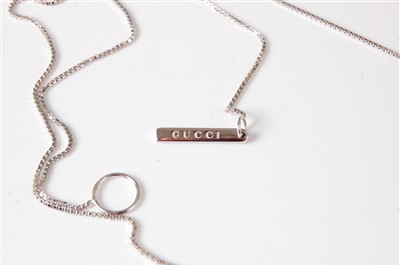 Lot 2677 - A Gucci 18ct white gold Lariat necklace,...