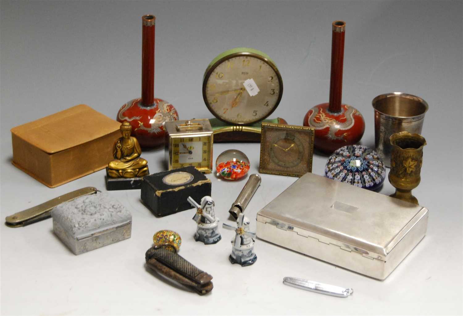 Lot 39 - A box of miscellaneous items, to include pair...