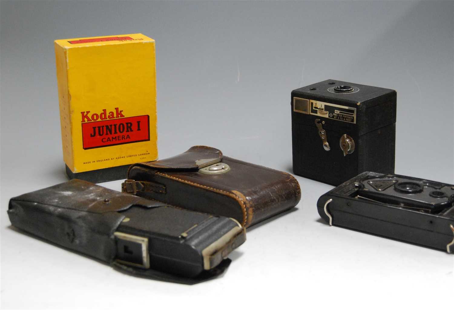 Lot 40 - A collection of assorted cameras, to include...
