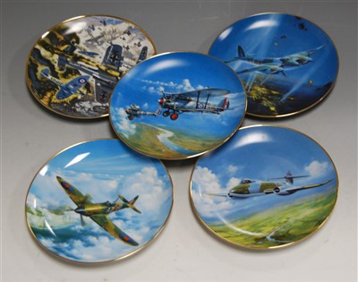 Lot 50 - A box of assorted collectors plates, to...