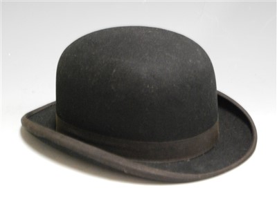 Lot 82 - An early 20th century brushed felt bowler hat
