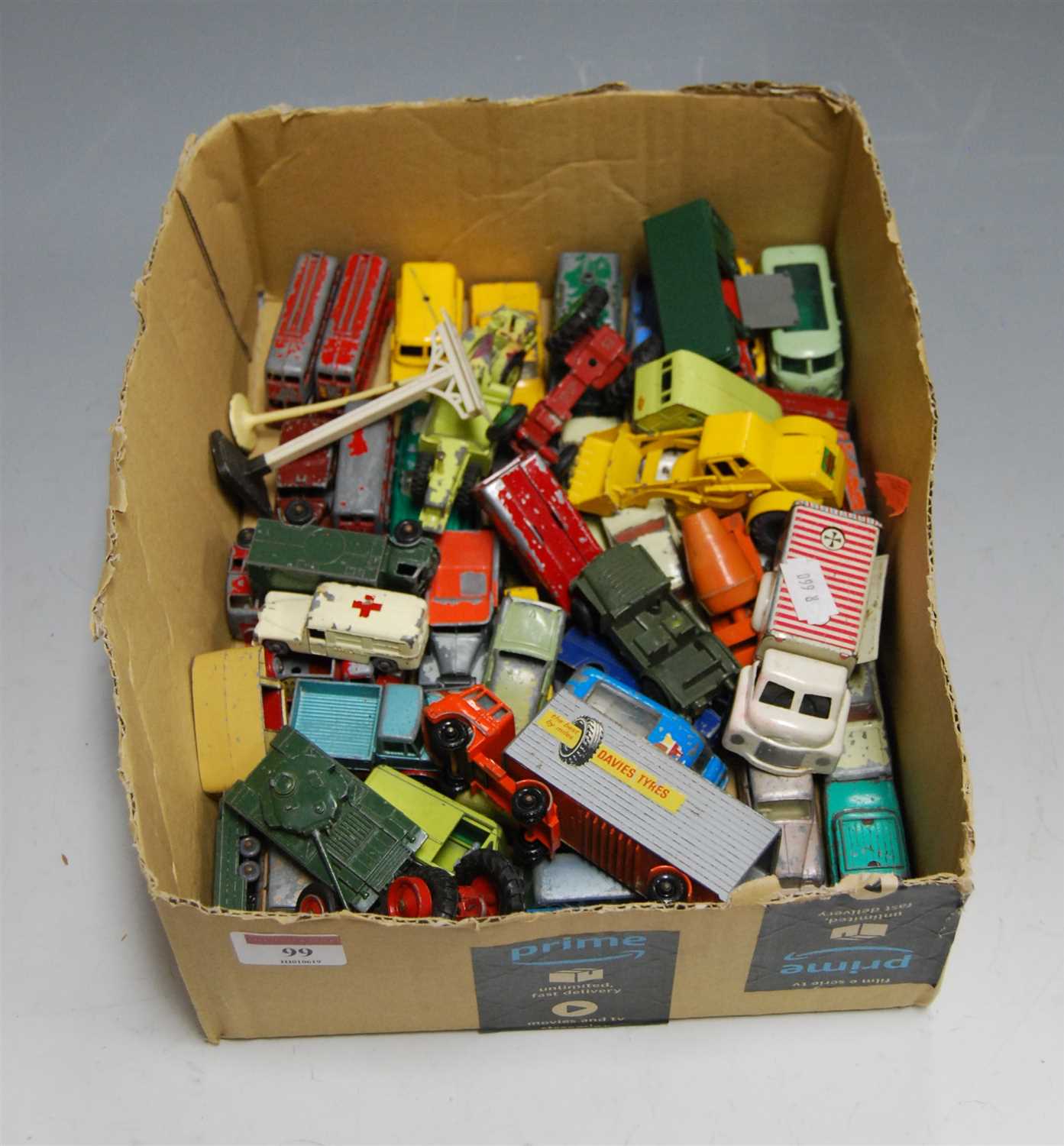 Lot 99 - A box of assorted loose and playworn diecast...