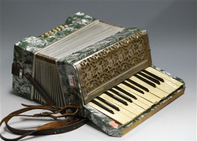 Lot 133 - A German La Divina piano accordion