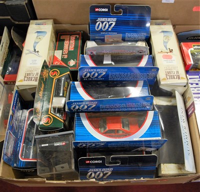 Lot 567 - A box of mixed modern issue diecast to include...