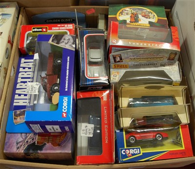 Lot 568 - A box of mixed modern issue diecast to include...