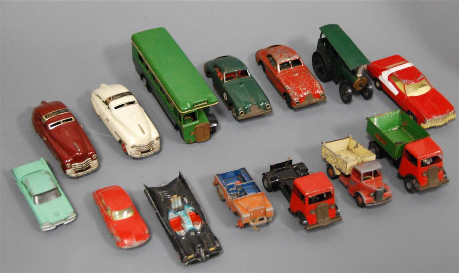 Lot 260 - A collection of loose and playworn diecast toy...