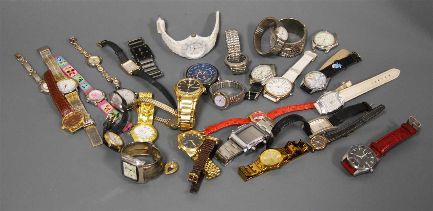 Lot 265 - A gents Sekonda wrist watch having a gold...