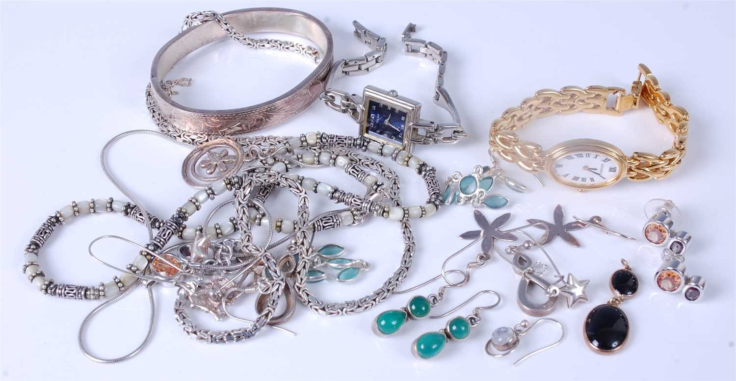 Lot 325 - Assorted costume jewellery, principally being...