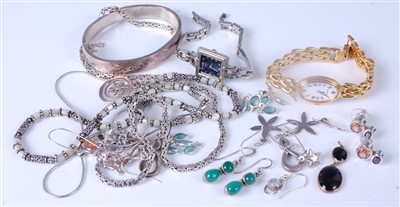 Lot 325 - Assorted costume jewellery, principally being...