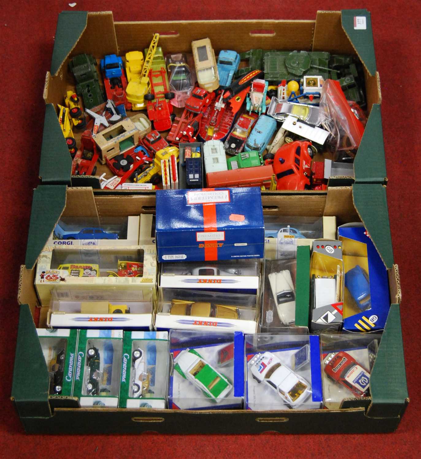 Lot 377 - A box of loose and playworn diecast toy...