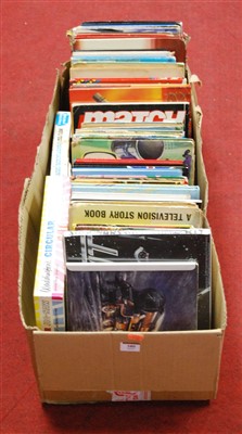 Lot 380 - A box of assorted mainly children's annuals...