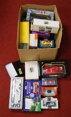 Lot 404 - A box of assorted modern issue diecast toy...