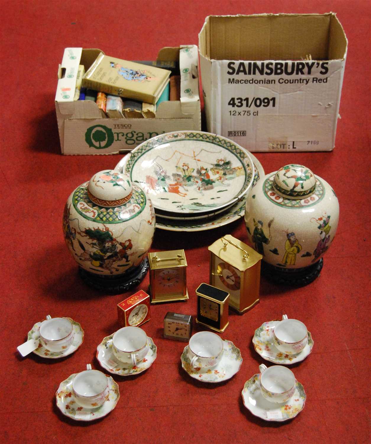 Lot 407 - A large collection of miscellaneous items to...