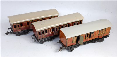 Lot 523 - Three Bing short bogie coaches to include 2x...