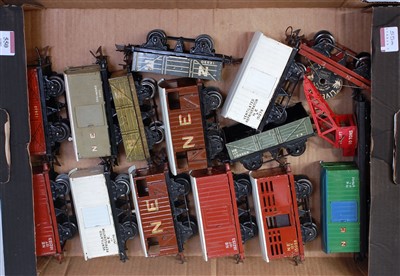 Lot 550 - 15 Hornby NE wagons, mix of pre and post war...
