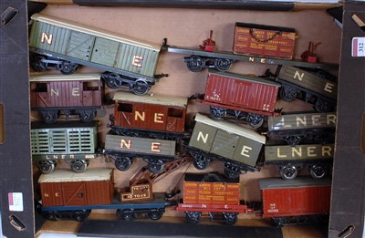 Lot 312 - Large tray containing 14 mainly pre-war Hornby...