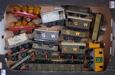 Lot 314 - Large tray containing 16 Hornby pre-war mainly...