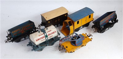 Lot 316 - Small tray containing 6x pre-war Hornby wagons...