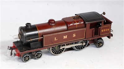 Lot 330 - Hornby 1936/37 red LMS E220 20v AC fitted with...
