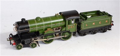 Lot 333 - Hornby 1935/36 lighter green LNER E220 20v AC '...