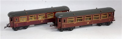 Lot 366 - Hornby 1931/41 2x saloon coaches both have...