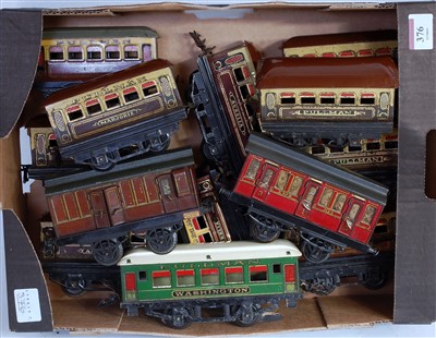 Lot 376 - Small tray containing 13 Hornby 4 wheel...