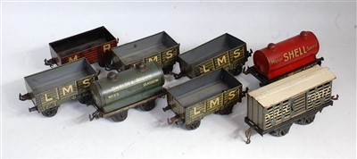 Lot 378 - Small tray containing 8x Bing wagons including...