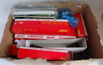 Lot 605 - Box containing large quantity of latest Hornby...