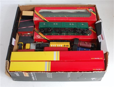 Lot 606 - Quantity of Hornby items including boxed R4524,...