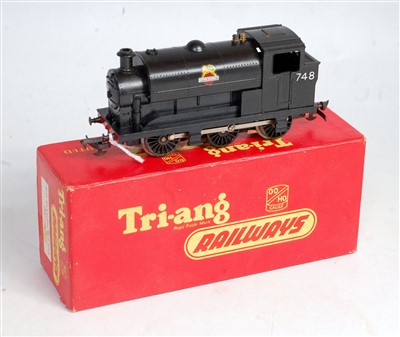 Lot 747 - A Triang Railways R153 electric 0-6-0 saddle...