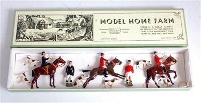 Lot 1223 - A Britains hunt series figure group comprising...